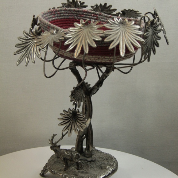 Metal Display Stand in the shape of a Tree - Picture 5 of 9